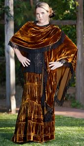 stole with skirt